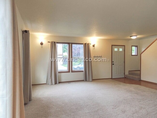 Building Photo - 6507 SE 138th Pl