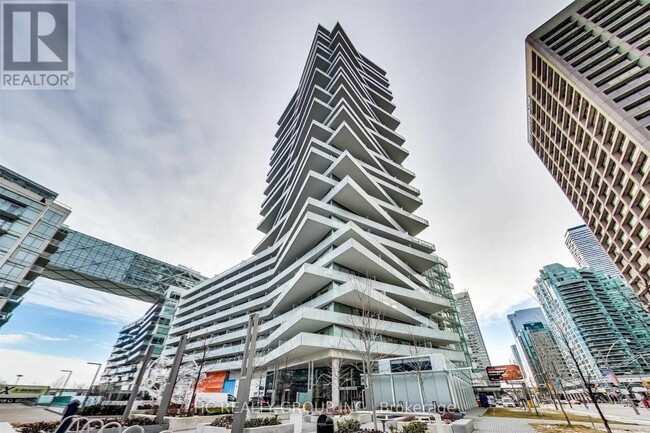 Building Photo - 15-3315 Queens Quay E