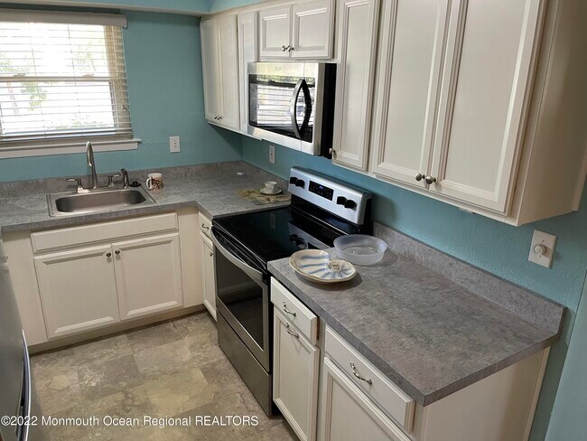 Building Photo - 31 Wharfside Dr