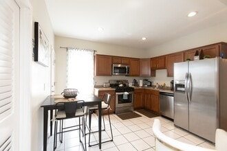 Building Photo - 67 Dakota St