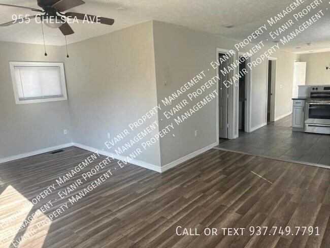 Building Photo - 955 Chelsea Ave