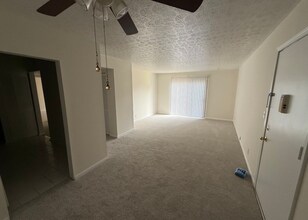 Building Photo - 7010 Wildwood Cir