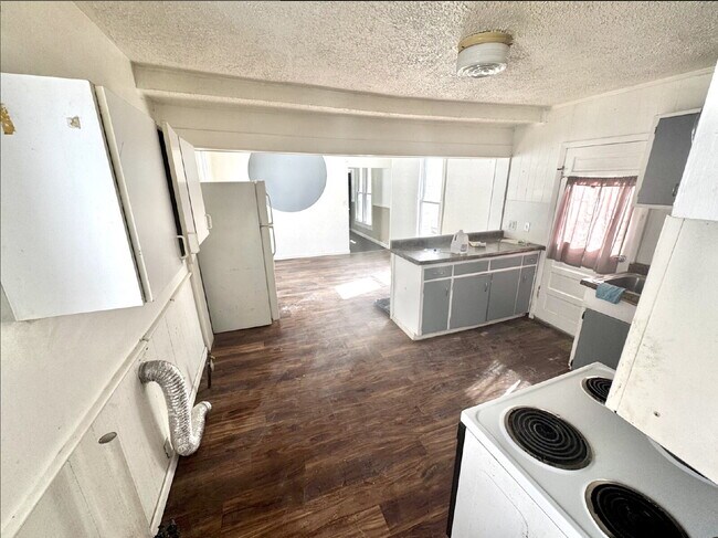 Foto del edificio - Affordable 3-bedroom, 1.5-bath, 2-story home!