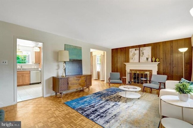 Foto del edificio - 4902 Ravensworth Rd