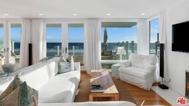 Foto del edificio - 25212 Malibu Rd