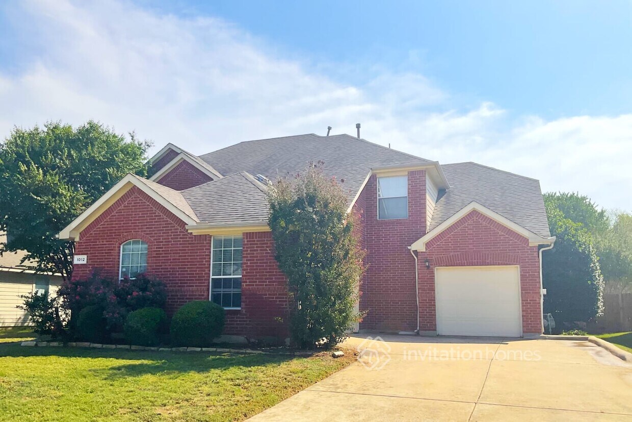 Primary Photo - 1012 Tanglewood Dr