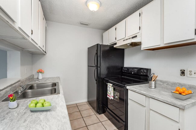 Building Photo - 2181 Agora Cir SE