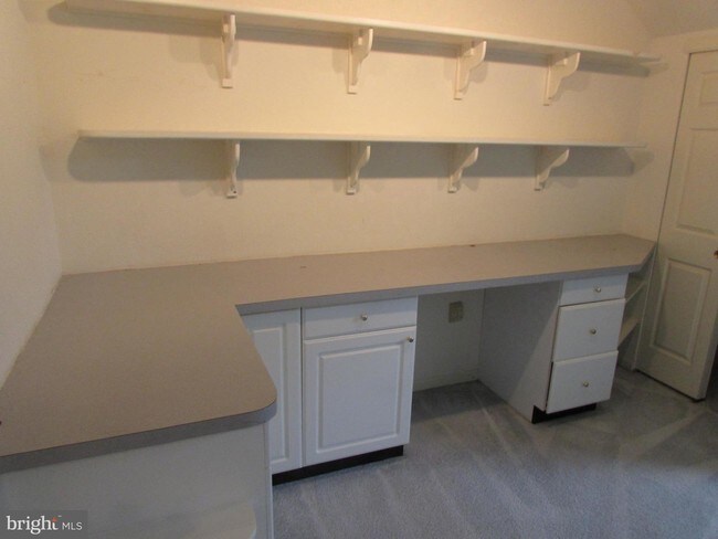 Foto del edificio - 41 Woolsey Ct