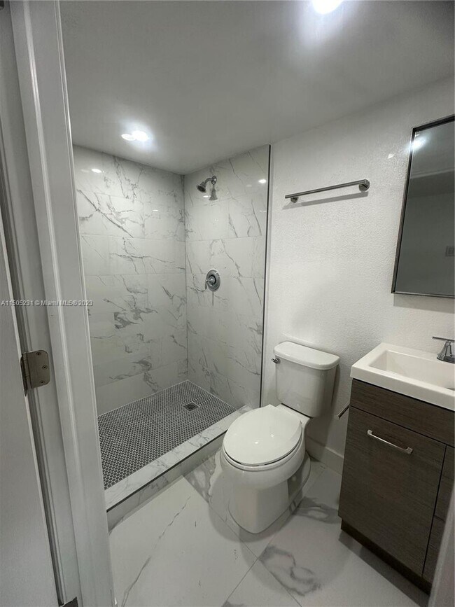 Foto del edificio - 19552 NW 59th Pl