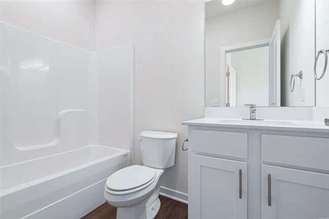 Foto del edificio - 605 Whitham Ave