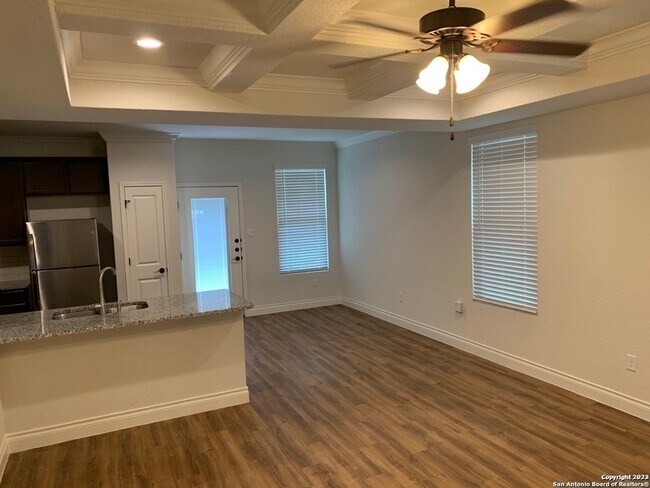 Foto del edificio - 333 Untermaier St