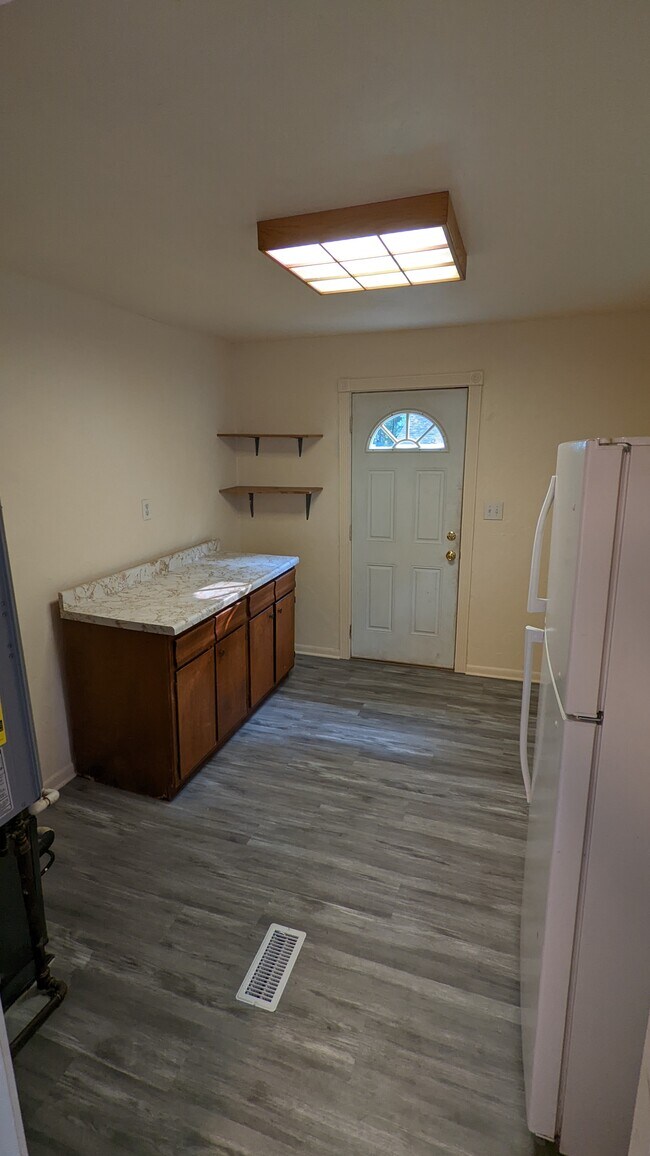 Foto del edificio - 626 White Oak Dr