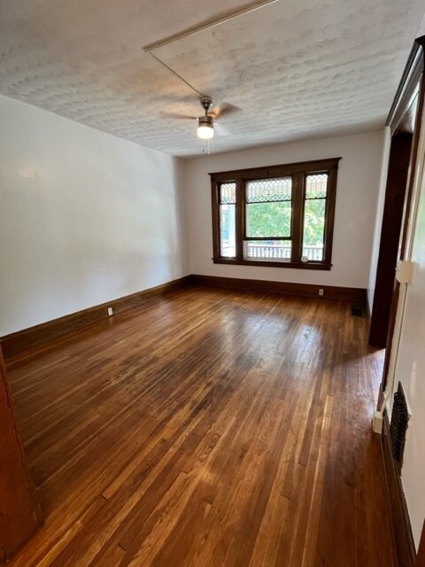 Living Room - 373 Bryant St