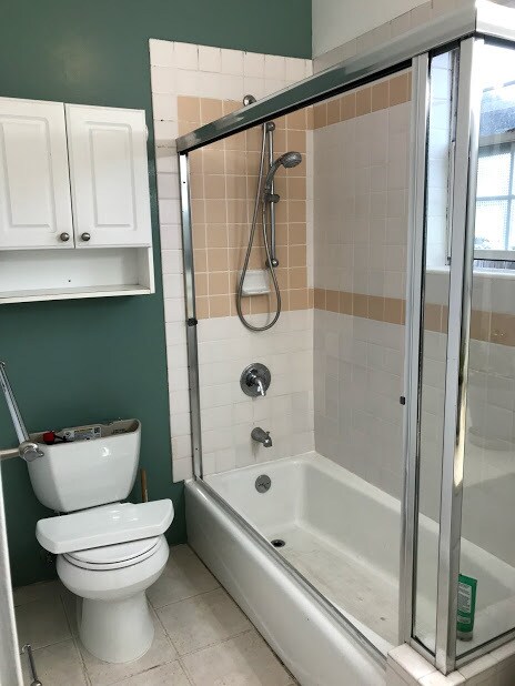 Bathroom and bath - 1420 47th Ave