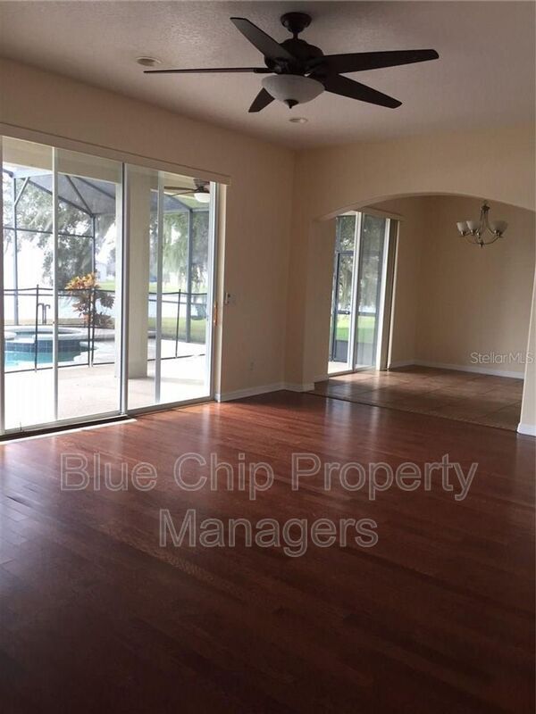 Foto del edificio - 4886 Fells Cove Ave