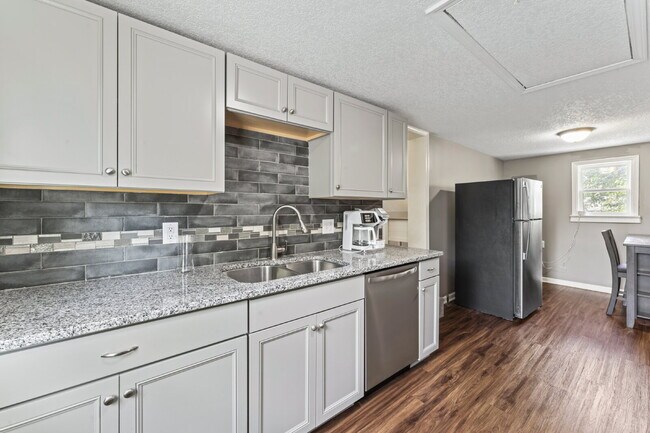 Foto del edificio - Furnished, short-term rental just blocks from KU Med available now!