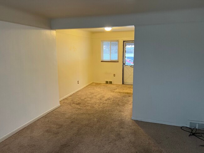 View from front door into Living and dining room - 9927 middlebelt rd