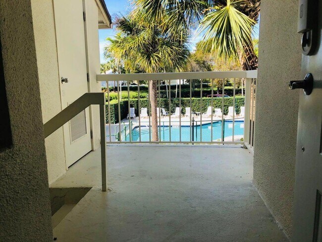 Foto del edificio - 216 Cypress Point Dr