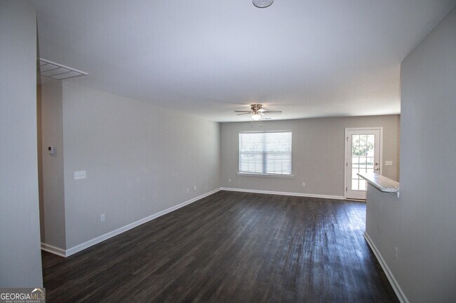 Foto del edificio - 107 Callaway Cres
