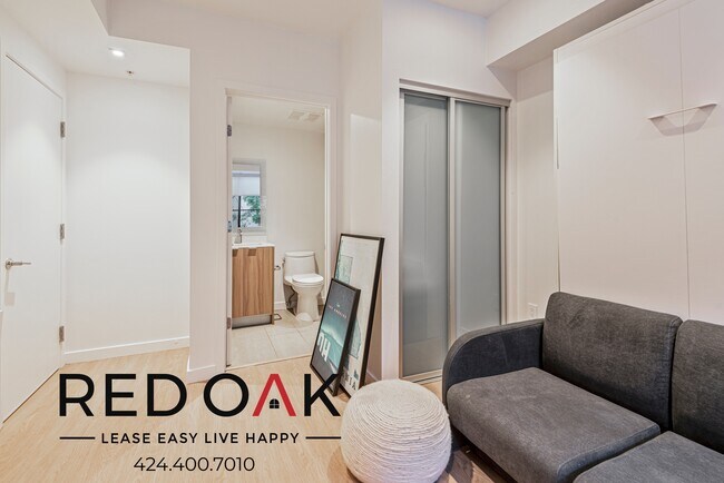 Foto del edificio - 11649 Mayfield Ave