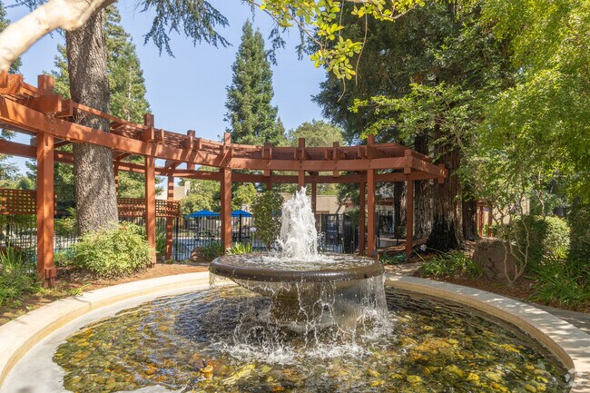 Fuente - Linden Lane Apartments