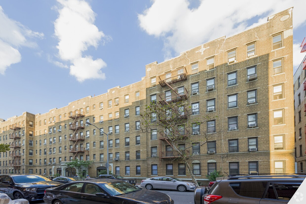 Building Photo - 3115 Brighton 6Th St