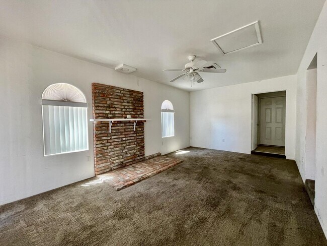 Foto del edificio - Large yard, 2 bed 1 bath home