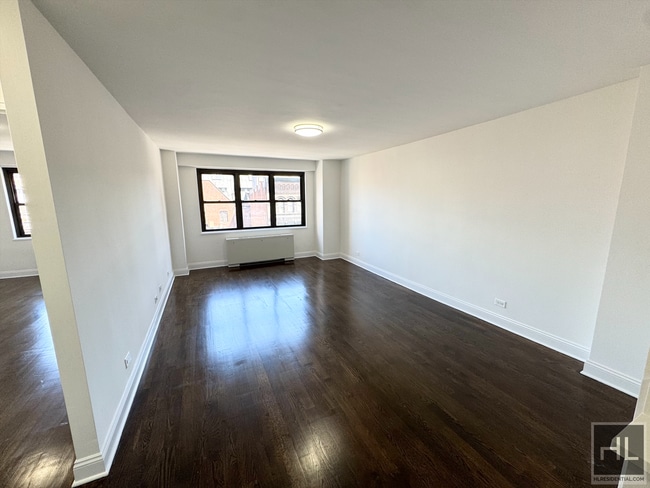 Building Photo - Luxury Gramercy Park 1 Bedroom