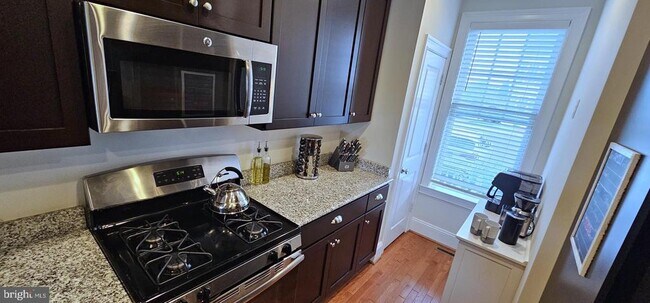 Foto del edificio - 18834 Bethpage Dr