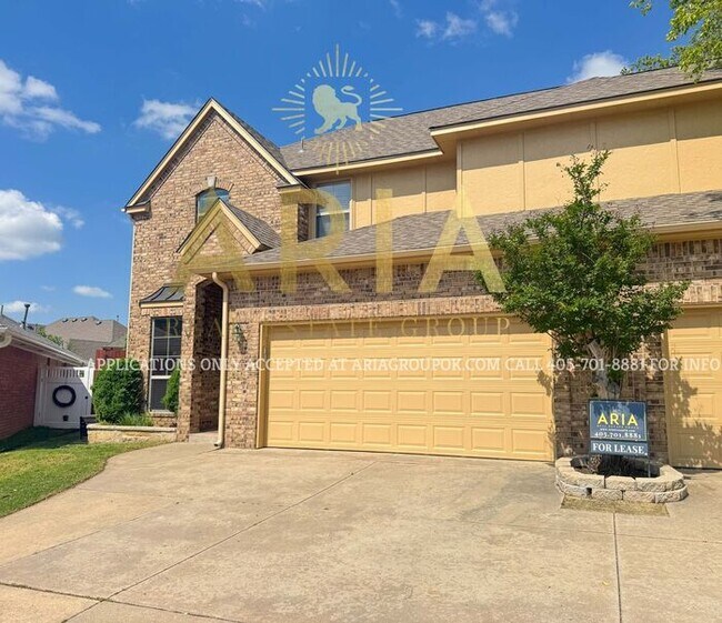 Building Photo - STUNNING 3 BED/2.5 BATH BROOKHAVEN DUPLEX!...