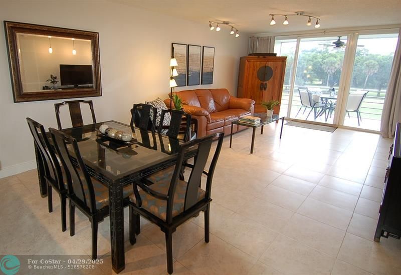 Foto principal - 575 Oaks Ln