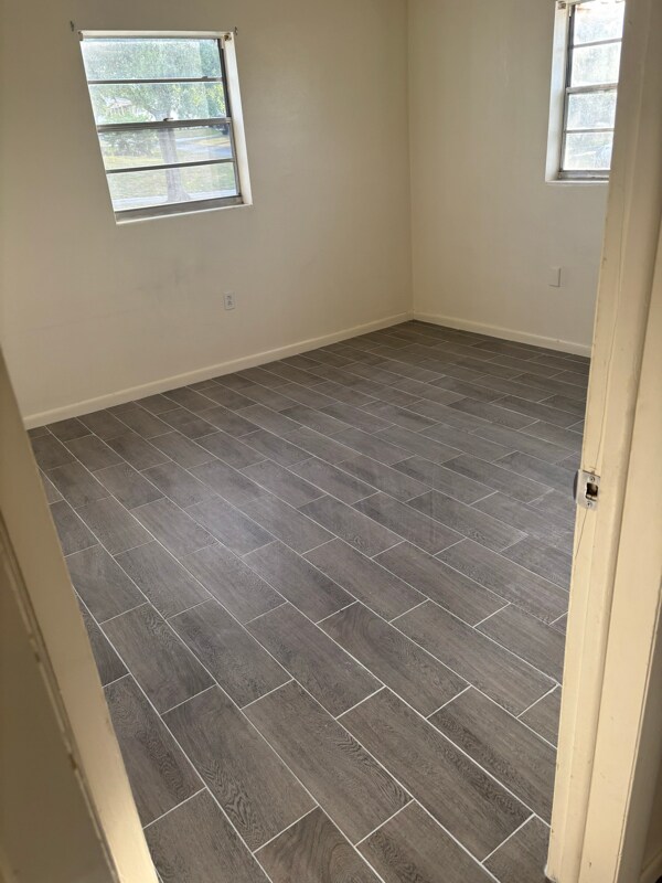 Foto del edificio - 23 Roosevelt Blvd