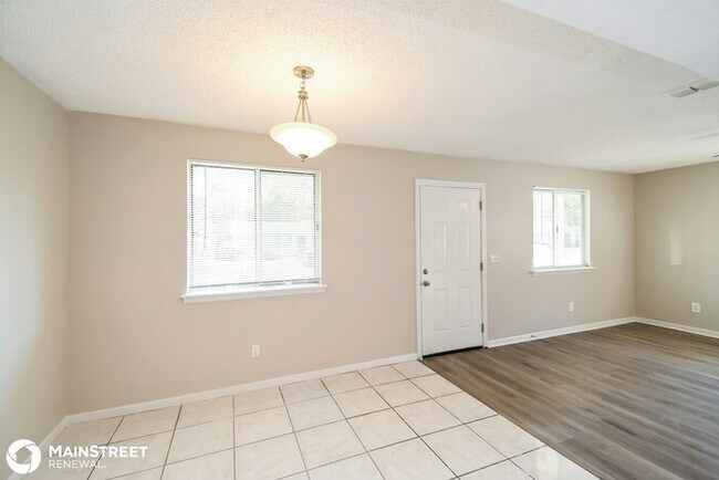 Building Photo - 7712 CLUB DUCLAY DR, JACKSONVILLE, FL 32244
