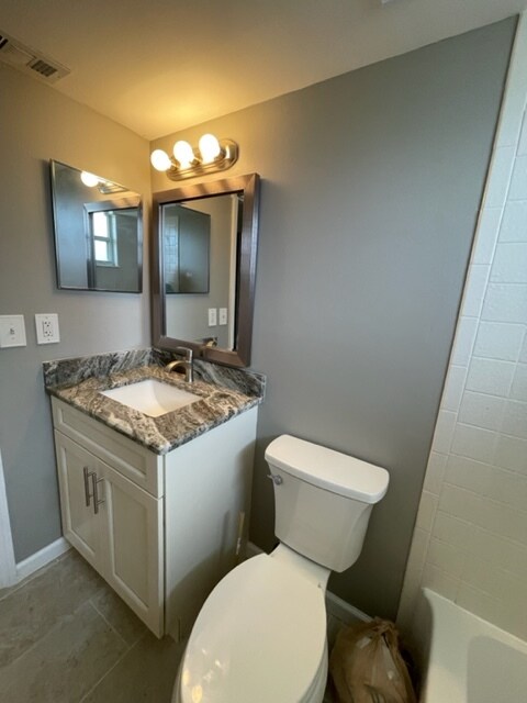 Building Photo - 1566 SE Royal Green Cir