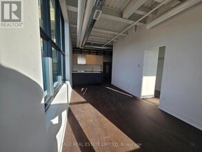 Building Photo - 150 Logan Ave