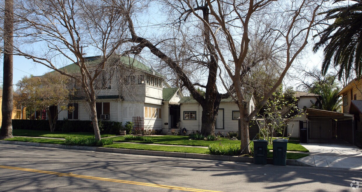 Foto del edificio - 591 W 9th St