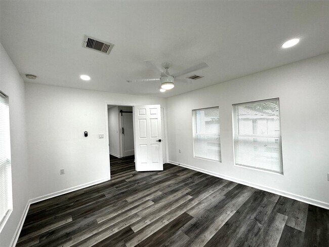 Foto del edificio - 4318 1st St