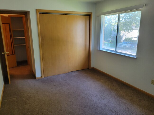 Bedroom - 321 Summerhays St