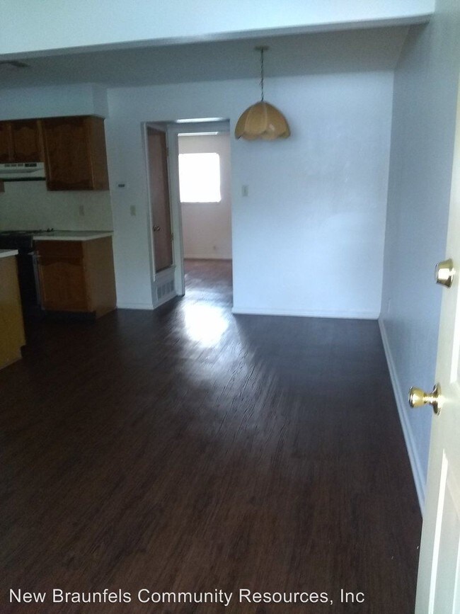 Building Photo - 310 Castlewood Dr