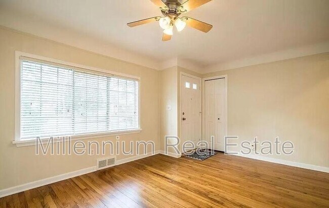 Foto del edificio - 317 E Lincoln Ave