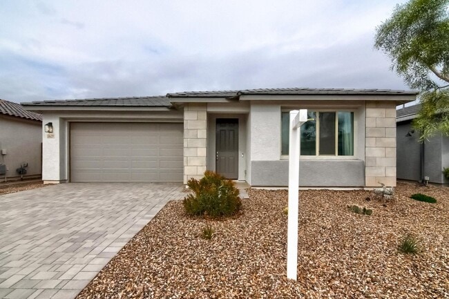 Building Photo - Laveen Home