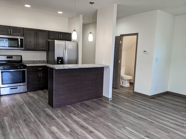 Building Photo - 612 Commercial Dr