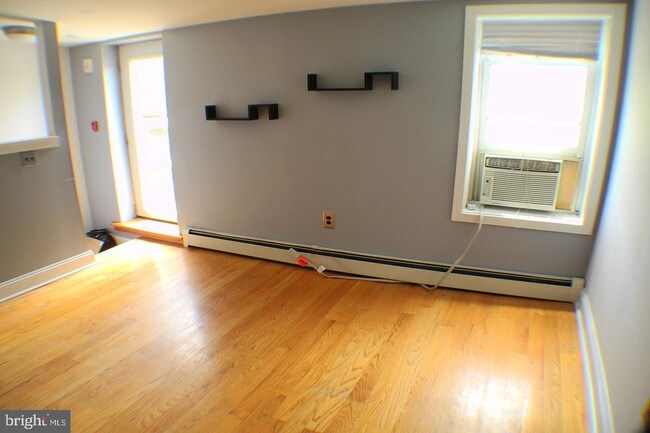 Building Photo - 2020 Christian St