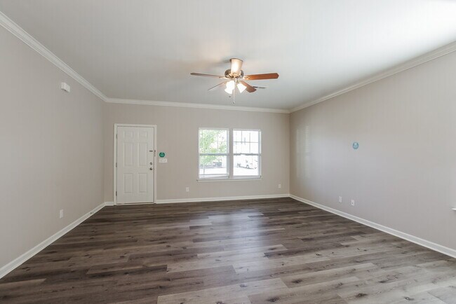 Foto del edificio - 1020 Sapphire Dr