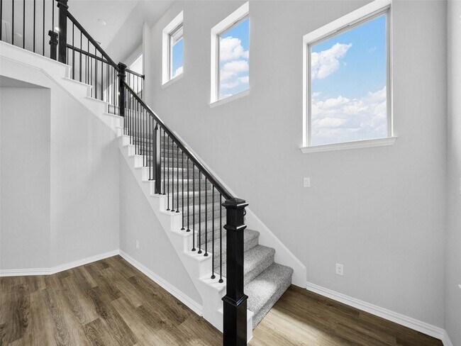 Building Photo - 3049 Elmwood Street