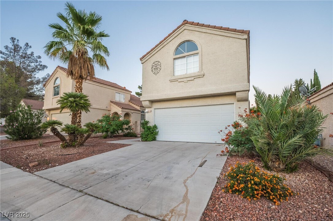 Foto principal - 3220 Shoreheight St