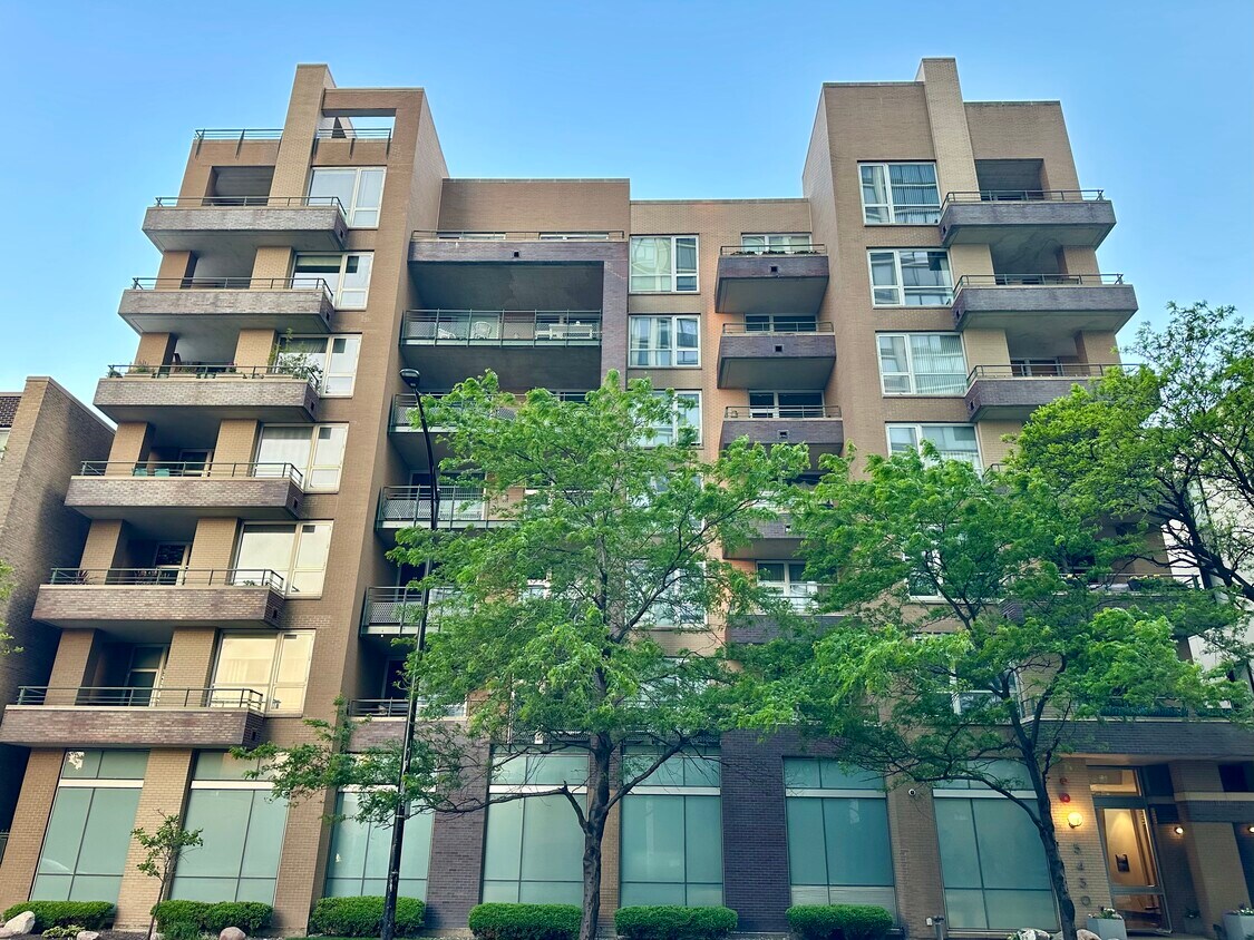 Foto principal - 5430 N Sheridan Rd