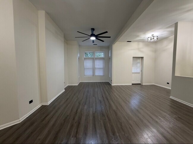 Foto del edificio - 4849 S Forrestville Ave