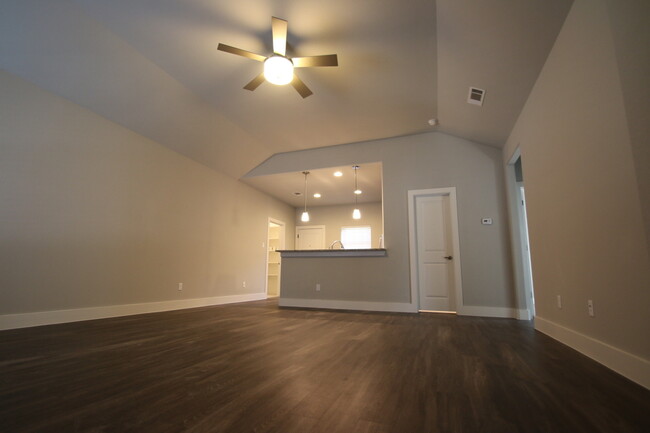 Building Photo - 228 Stewart Bend Court