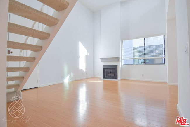 Foto del edificio - 1727-1727 Glendon Ave